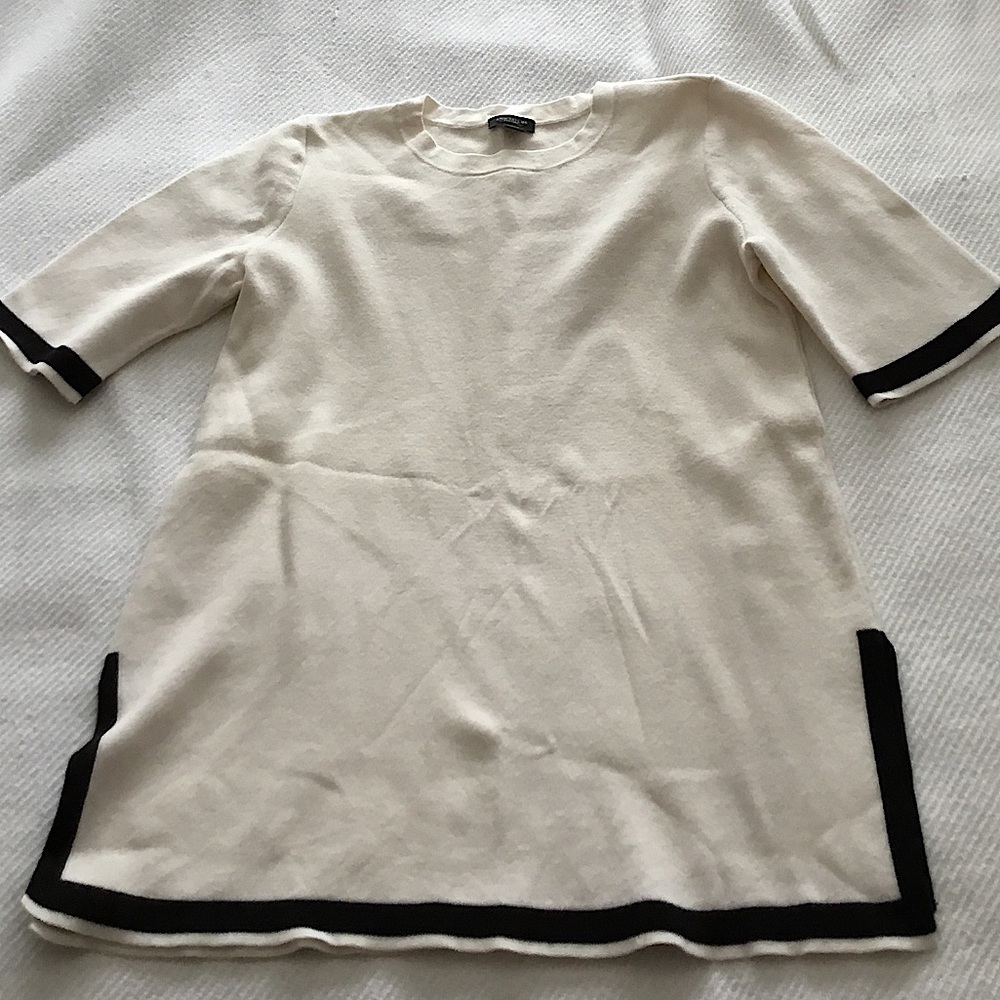 Ann Taylor short sleeved beige tunic sweater with black trim